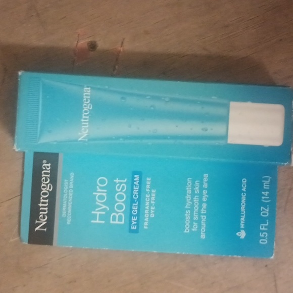 Neutrogena Hydro Boost Skincare Duo - Picture 3 of 3